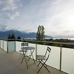 Panoramic View With Garden 아파트 몽트뢰