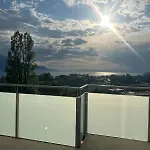 아파트 Panoramic View With Garden *