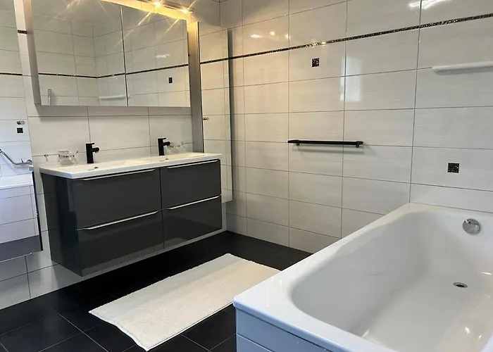 Panoramic View With Garden Apartmán Montreux