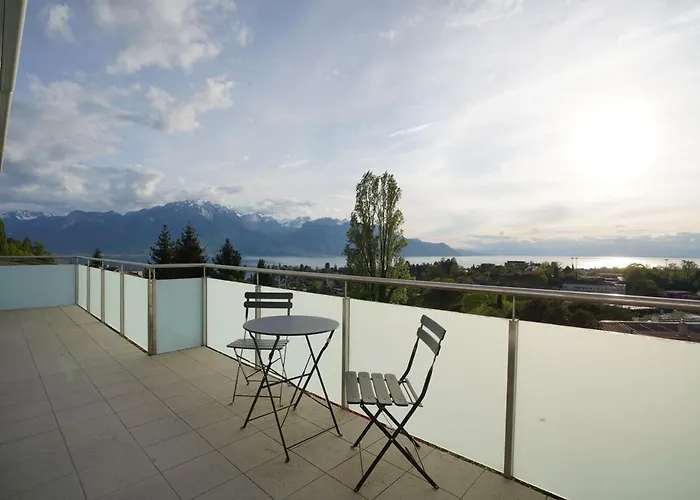 Panoramic View With Garden Apartmán Montreux