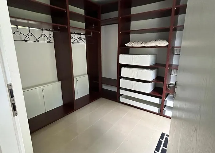 Panoramic View With Garden Apartmán Montreux