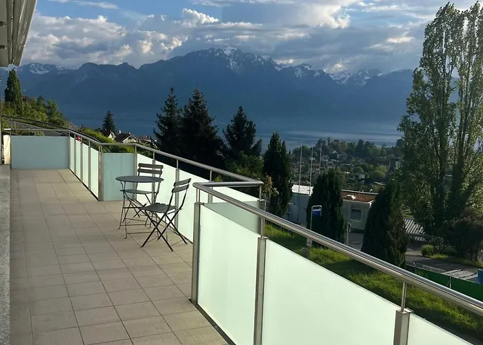 Panoramic View With Garden Apartmán